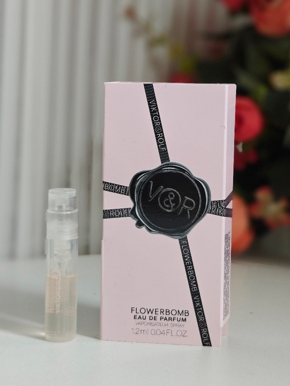 New Viktor Rolf Flowerbomb EDP 0.04 oz 1.2 ml Sample Spray